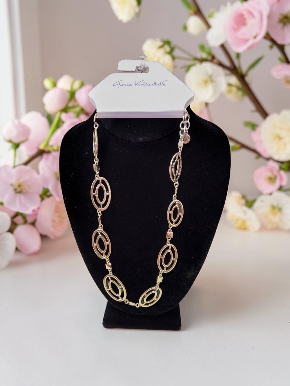 10 / $10 Gloria Vanderbilt Silver -Tone Interlocking Oval Station Necklace